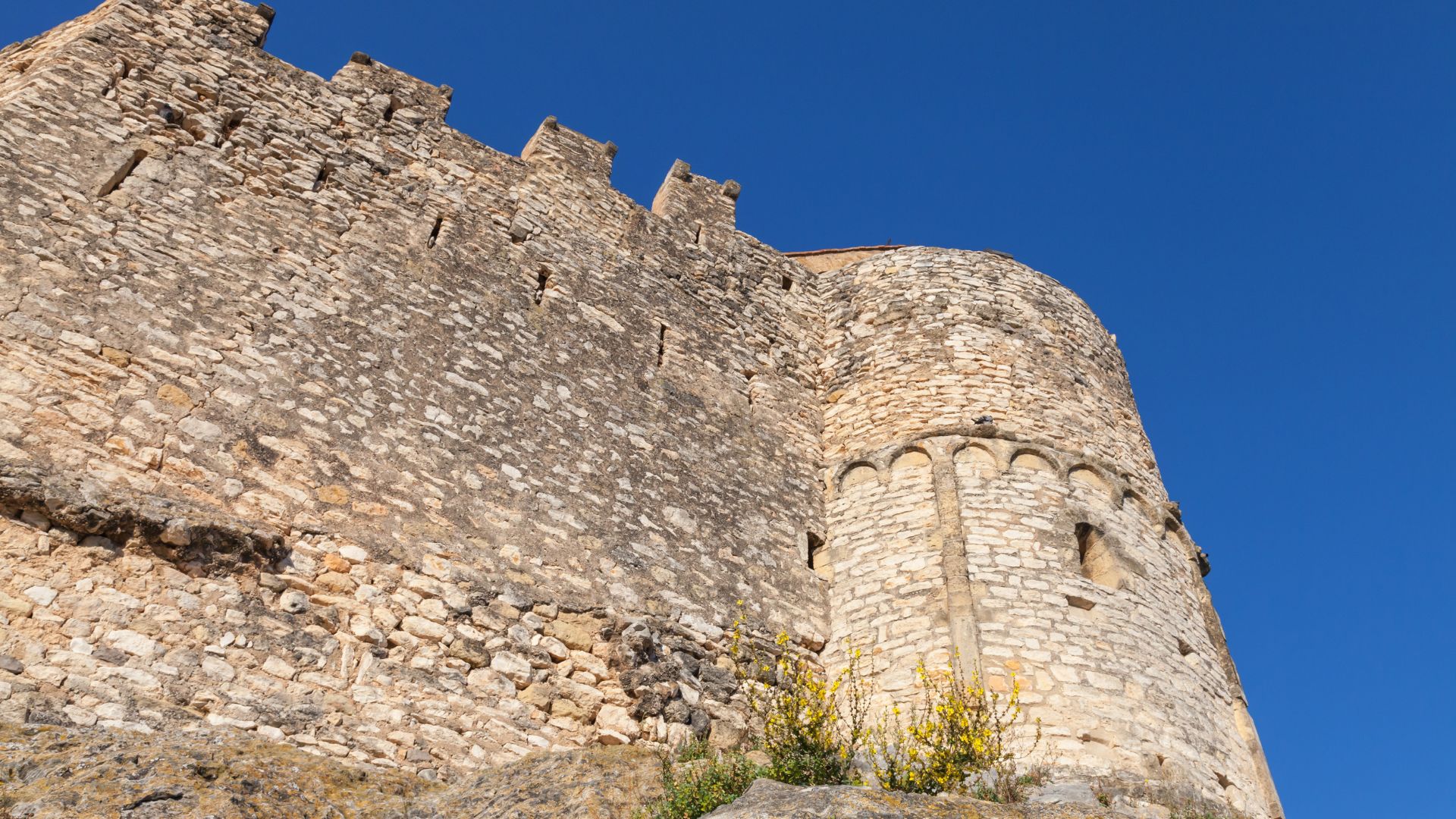 Castillo de la Santa Creu de Calafell pasado medieval BusGarraf