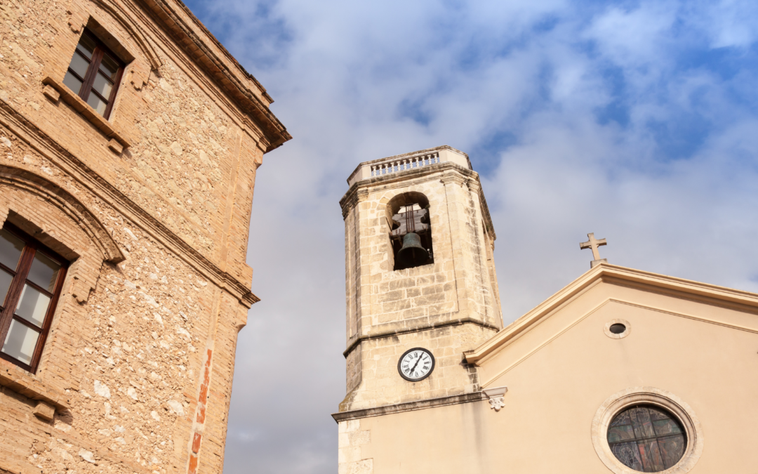 Descobreix els llocs històrics de Calafell i com arribar-hi amb BusGarraf 