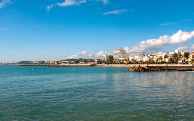 Cómo llegar a las playas de Sitges con BusGarraf